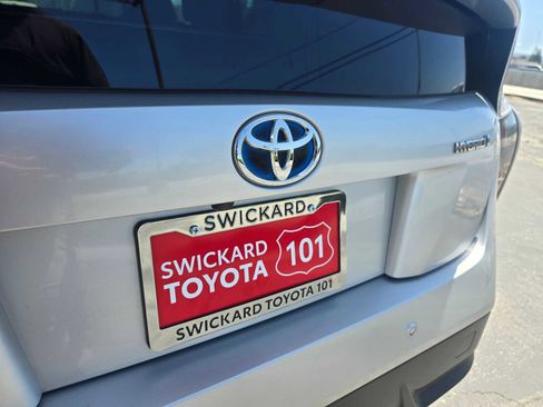 Used 2017 Toyota Prius Four Touring w/ Premium Convenience Package FWD image 13