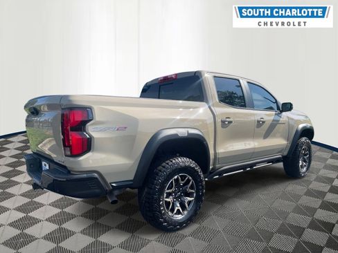 Used 2024 Chevrolet Colorado ZR2 w/ ZR2 Convenience Package III AWD/4WD image 4