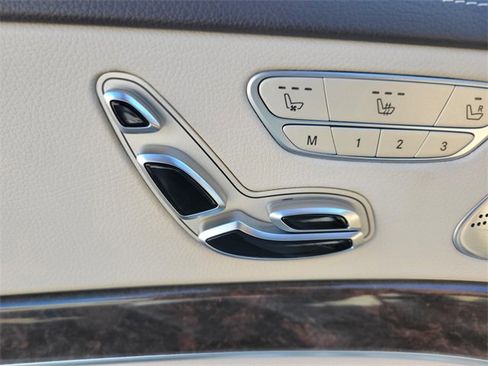 Used 2020 Mercedes-Benz S 560 Sedan image 19