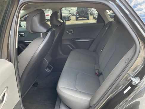 Used 2025 Kia K4 LXS image 24
