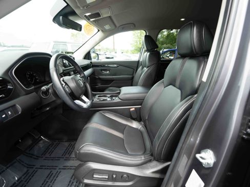 Certified 2025 Honda Pilot EX-L image 9