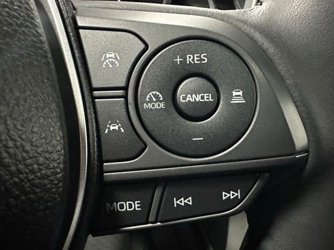 Used 2025 Toyota Corolla Cross XSE image 20