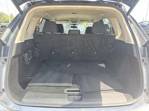Used 2024 Nissan Rogue SV AWD/4WD image 12