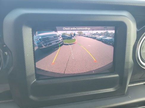 Used 2021 Jeep Wrangler Unlimited Sahara image 21