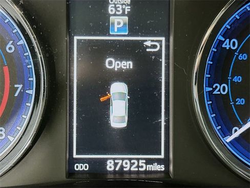 Used 2017 Toyota Corolla SE image 6