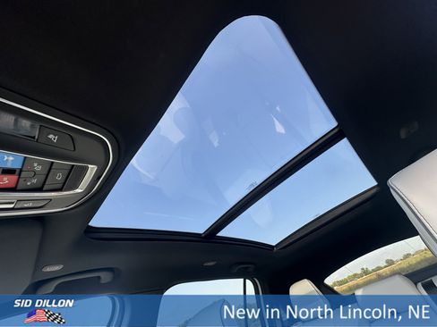 New 2025 Jeep Wagoneer Limited image 16