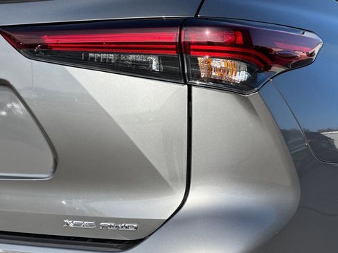 New 2026 Toyota Highlander XLE image 11