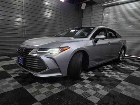 Used 2019 Toyota Avalon Limited w/ Advanced Safety Package image 40