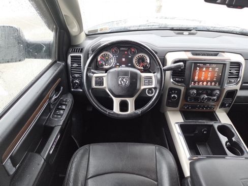Used 2015 RAM 2500 Laramie w/ Black Appearance Group AWD/4WD image 26