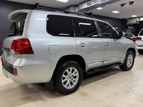 Used 2015 Toyota Land Cruiser image 8