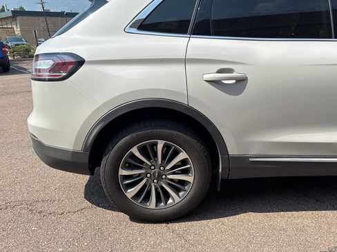 Certified 2023 Lincoln Nautilus AWD w/ Premium Package image 32
