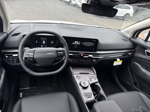New 2026 Kia Sportage EX AWD/4WD image 6