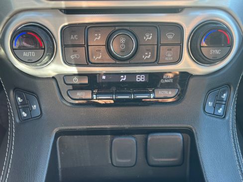 Used 2018 GMC Yukon SLT w/ HD Trailering Package image 16