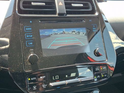 Used 2019 Toyota Prius XLE AWD/4WD image 19