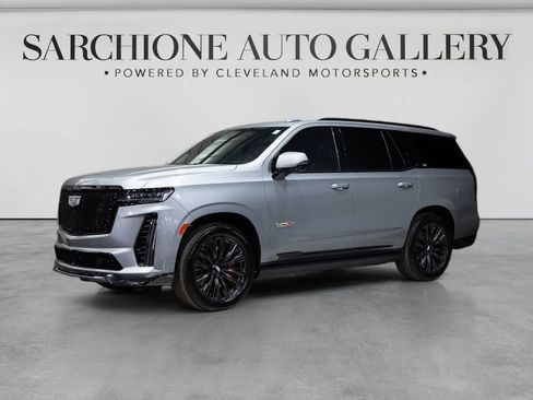 Used 2024 Cadillac Escalade V w/ LPO, ONYX Package AWD/4WD image 9