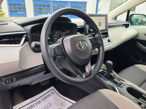 Used 2023 Toyota Corolla LE image 8