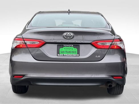 Used 2020 Toyota Camry LE image 4