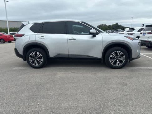 Used 2023 Nissan Rogue SV FWD image 6