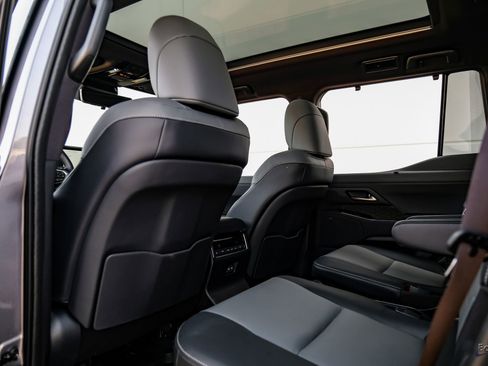 Used 2025 Lexus GX 550 w/ Accessory Package (Z1) image 86