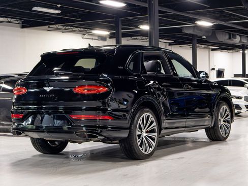 Used 2021 Bentley Bentayga w/ First Edition Specification image 15