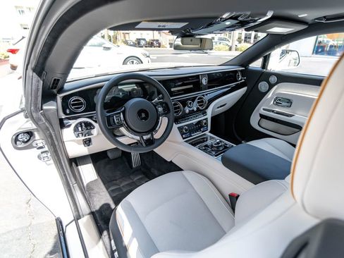 Used 2025 Rolls-Royce Spectre w/ Spectre Launch Package AWD/4WD image 27