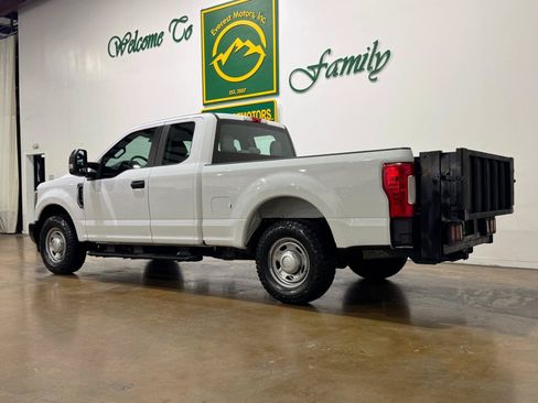Used 2018 Ford F250 XL w/ Power Equipment Group RWD image 6