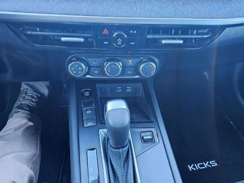 Certified 2025 Nissan Kicks SV image 19