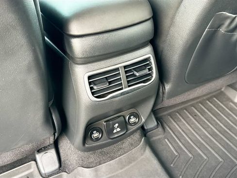 Used 2023 Hyundai Santa Fe Limited AWD/4WD image 27