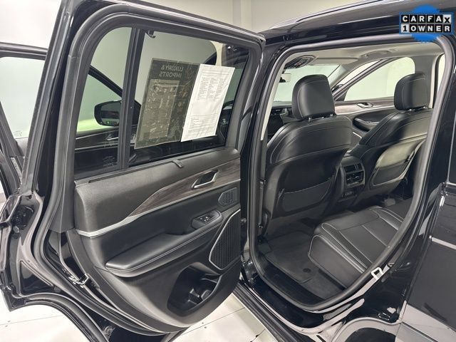 Used 2023 Jeep Grand Cherokee 4WD 4xe w/ Luxury Tech Group II image 24