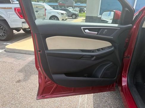Used 2021 Ford Edge SEL w/ Convenience Package FWD image 9