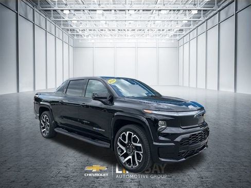 Used 2024 Chevrolet Silverado EV RST image 3