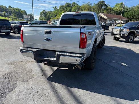 Used 2014 Ford F250 Lariat w/ Lariat Interior Package image 16