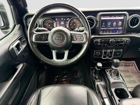 Used 2018 Jeep Wrangler Unlimited Sahara AWD/4WD image 23