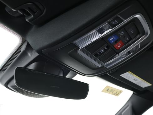 Used 2021 RAM 1500 Laramie AWD/4WD image 12