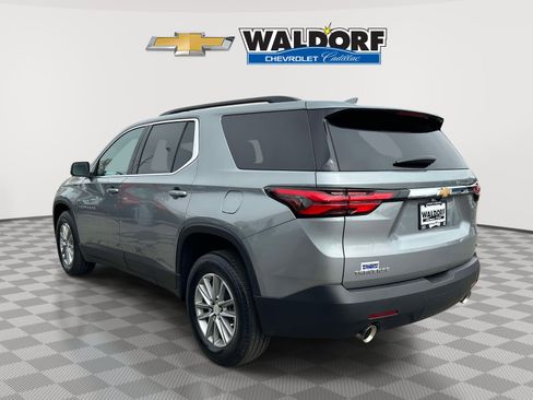 Used 2023 Chevrolet Traverse LT FWD image 4