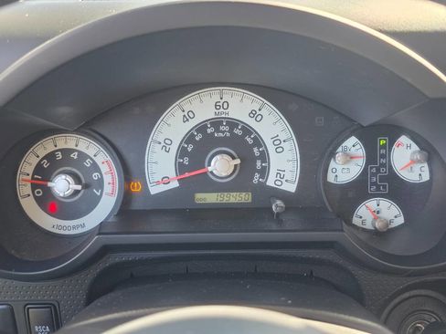 Used 2013 Toyota FJ Cruiser 4WD image 12