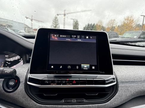 New 2026 Jeep Compass Latitude image 23