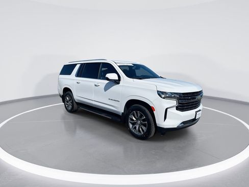 Used 2022 Chevrolet Suburban LT w/ LT Signature Package AWD/4WD image 2