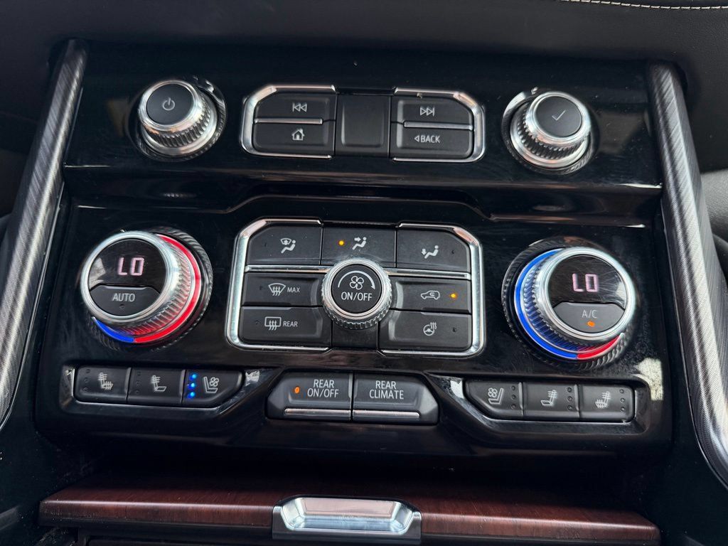 Used 2023 GMC Yukon Denali Ultimate AWD/4WD image 24