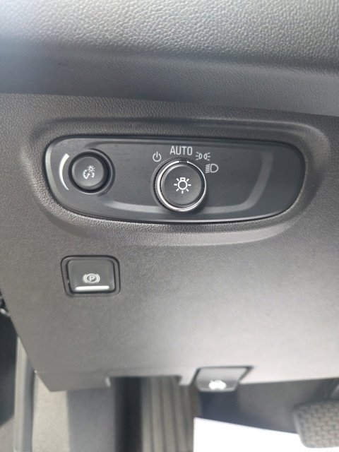 Used 2024 GMC Terrain SLE w/ Driver Convenience Package AWD/4WD image 16