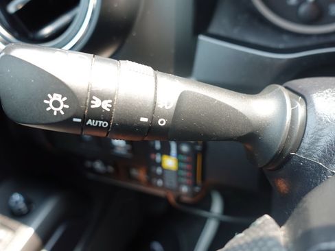 Used 2020 Toyota Tacoma TRD Off-Road AWD/4WD image 51