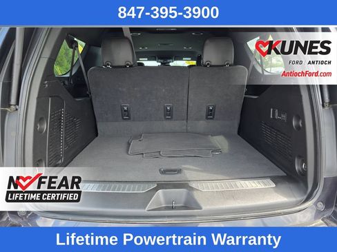Used 2024 Chevrolet Suburban Premier AWD/4WD image 24