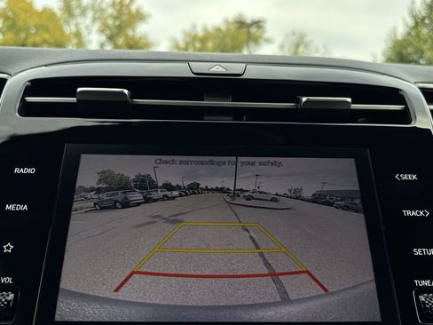 Used 2023 Hyundai Santa Cruz SE image 17