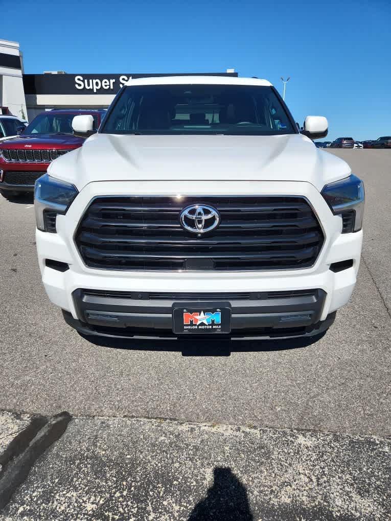 Used 2025 Toyota Sequoia SR5 AWD/4WD image 13