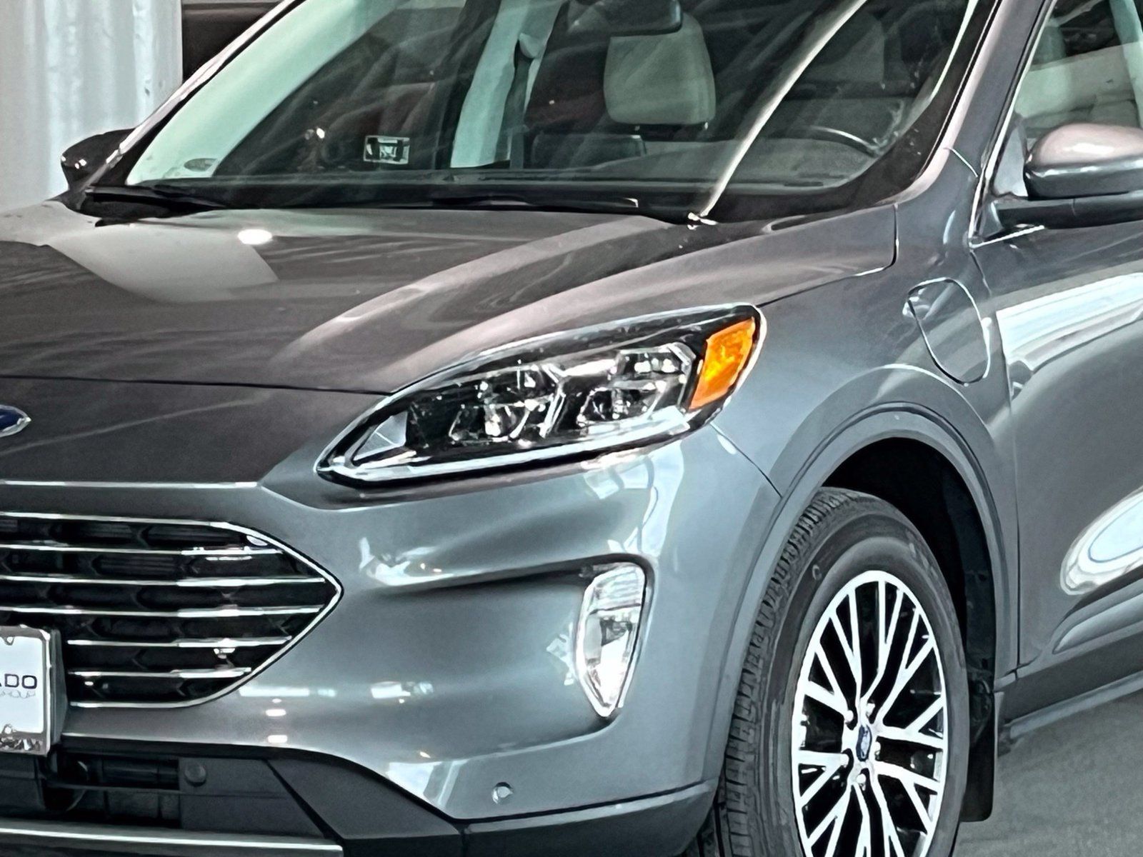 Used 2022 Ford Escape Titanium FWD image 5