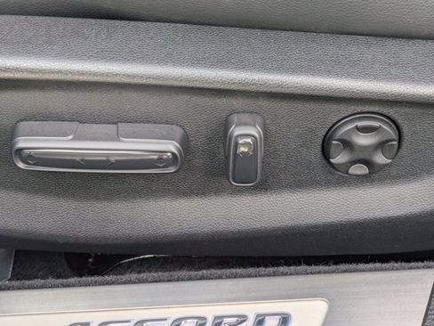 Used 2018 Honda Accord Sport image 17