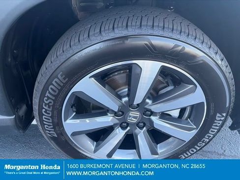 Used 2025 Honda Pilot Touring image 15