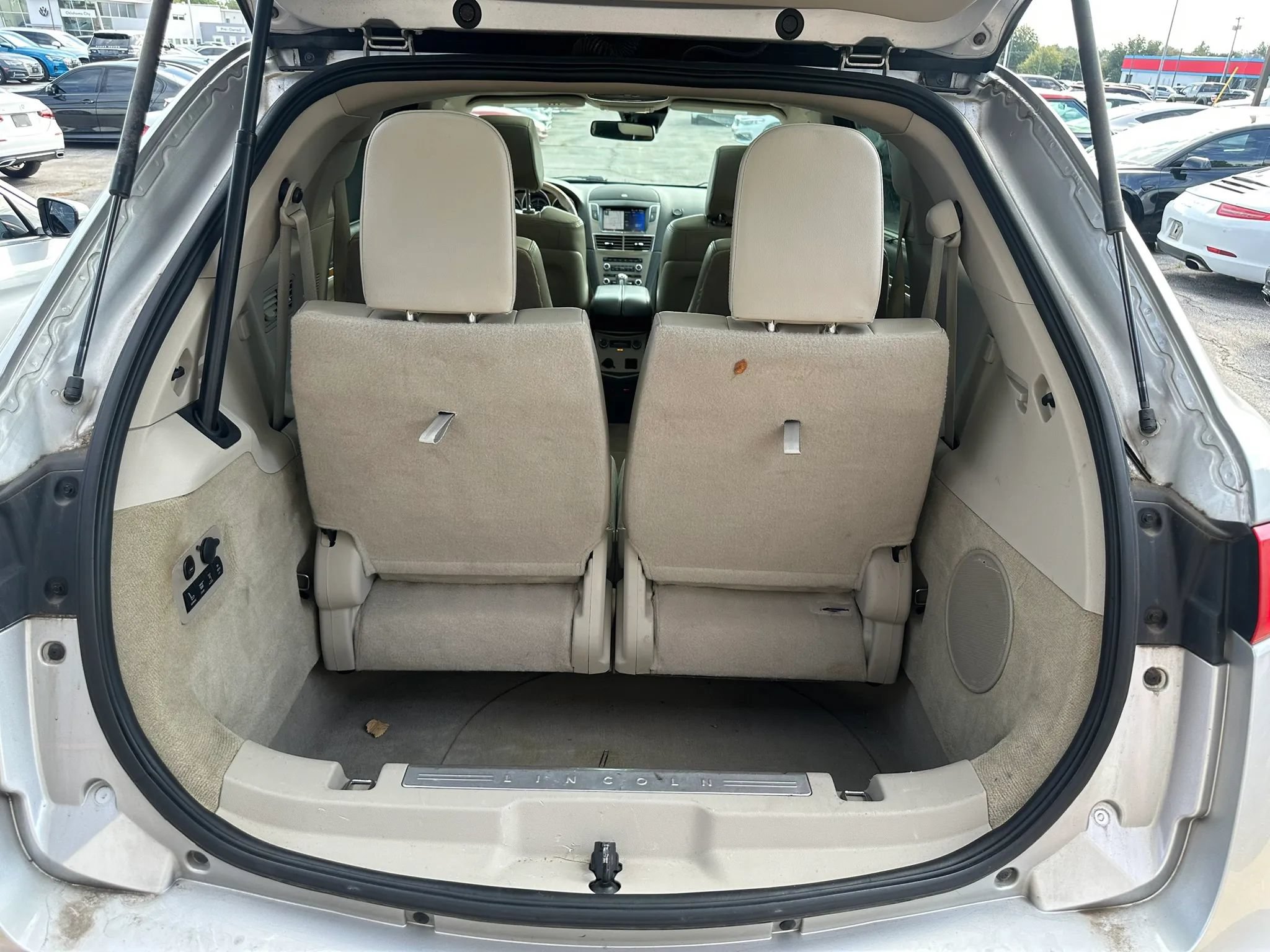 Used 2012 Lincoln MKT AWD image 19