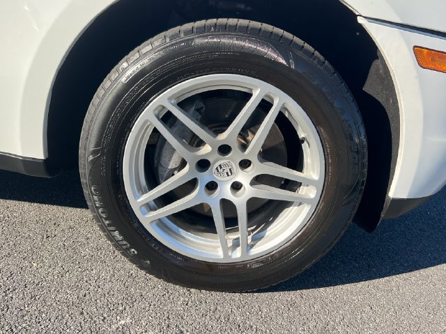 Used 2018 Porsche Macan AWD/4WD image 26