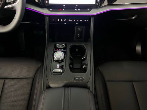 Used 2024 Jeep Wagoneer Launch Edition image 16